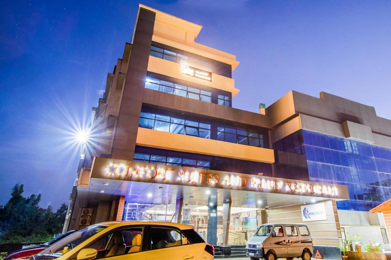 Capital O 22439 Ratna Forever Hotell Karkal Eksteriør bilde