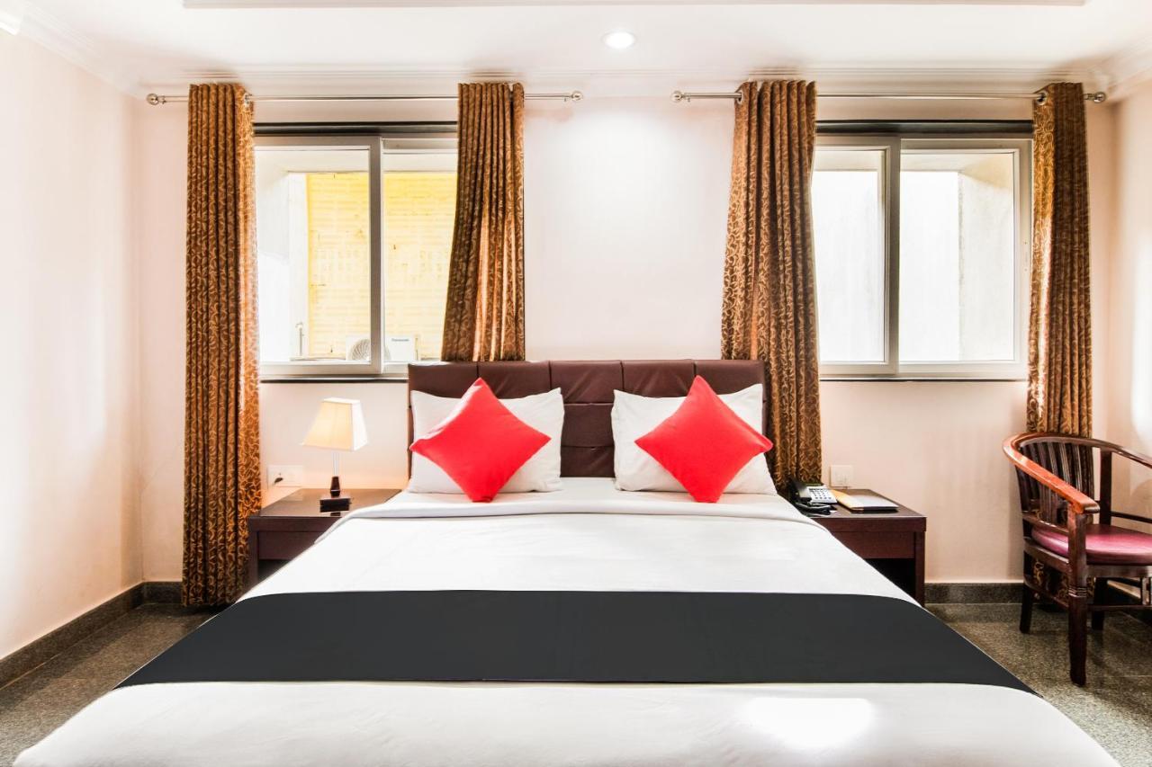 Capital O 22439 Ratna Forever Hotell Karkal Eksteriør bilde
