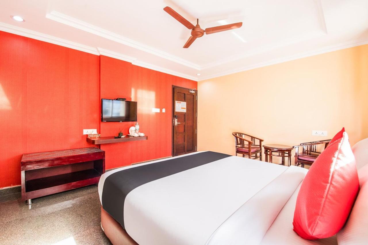 Capital O 22439 Ratna Forever Hotell Karkal Eksteriør bilde